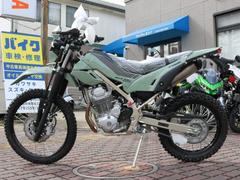 カワサキ　ＫＬＸ２３０シェルパ　ミディアムスモーキーグリーン　ＡＢＳ　ＬＥＤヘッドライト　スキッドプレート　ハンドガード　テーパードハンドル