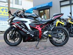 カワサキ　Ｎｉｎｊａ　ＺＸ−２５Ｒ　ＳＥ　ワンオーナー　ＥＴＣ　ＵＳＢ　マルチバー　アクスルスライダー　レバーガード