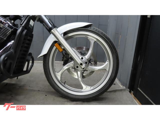 ヤマハ ＸＶＳ１３００ＣＡ ストライカー ＥＴＣ スクリーン バックレスト エンジンガード付き｜ギャングパーツ｜新車・中古バイクなら【グーバイク】