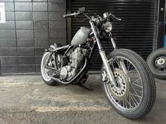 ヤマハ　ＳＲ４００　チョッパーカスタム　エッグタンク　１９＆１６インチホイール　タイヤ新品　メタリックグレーパール　スラッシュカットマフラ
