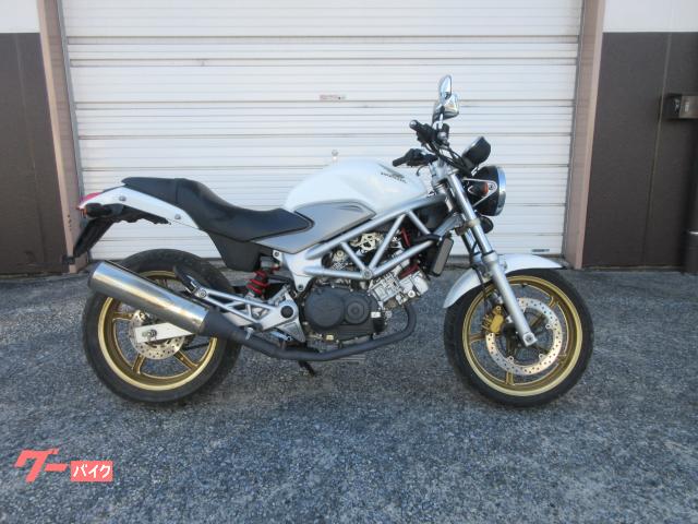 ＶＴＲ２５０　ｓｔｙｌｅII　２００９年式　インジェクション車　パールサンビームホワイト　ゴールドホイール　ＵＳＢ電源ポート付き