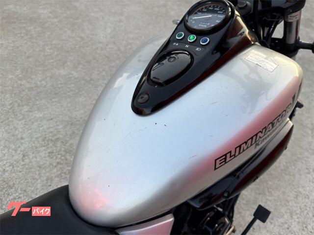 カワサキVN250AEエリミネーター タンク シルバー/ブラック。 カワサキ（KAWASAKI）2002年 ELIMINATOR 250V・カラーチェンジの