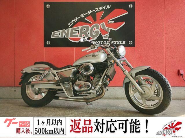 Ｖ−ＴＷＩＮ　ＭＡＧＮＡ　Ｖツインマグナ２５０　１９９４年モデル　カスタムマフラー　サイドバッグ　カスタムミラー　ローダウン仕様