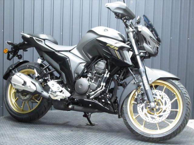 ヤマハ ＦＺＳ２５ ＡＢＳ ナックルガード装備 マットブラック｜ＣＨＯＰＳ（株）グラン大阪店｜新車・中古バイクなら【グーバイク】