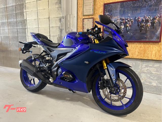 ＹＺＦ−Ｒ１５　２０２２年式　ＡＢＳ付　バックステップ　クイックシフター装備　ＬＥＤ１ヘッドライト