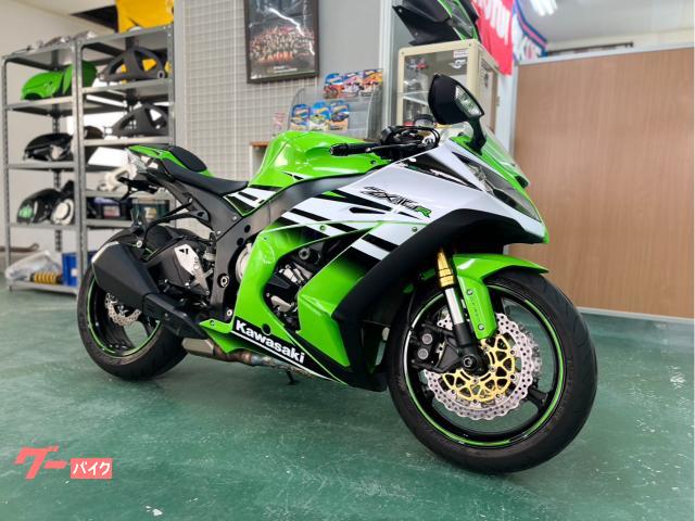 Ｎｉｎｊａ　ＺＸ−１０Ｒ　２０１５年式　逆車ＡＢＳ　３０周年記念カラー　フェンダーレスキット　フレームスライダー
