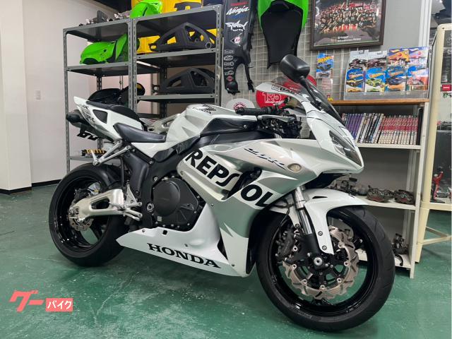 ＣＢＲ１０００ＲＲ　２００６年式　後期型　ホワイトレプソルカラー　ＴＳＲマフラー　フェンダーレスキット