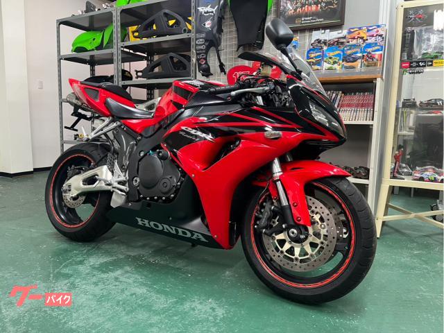ＣＢＲ１０００ＲＲ　２００６年式　後期型　ストライカーマフラー　フェンダーレスキット　フレームスライダー