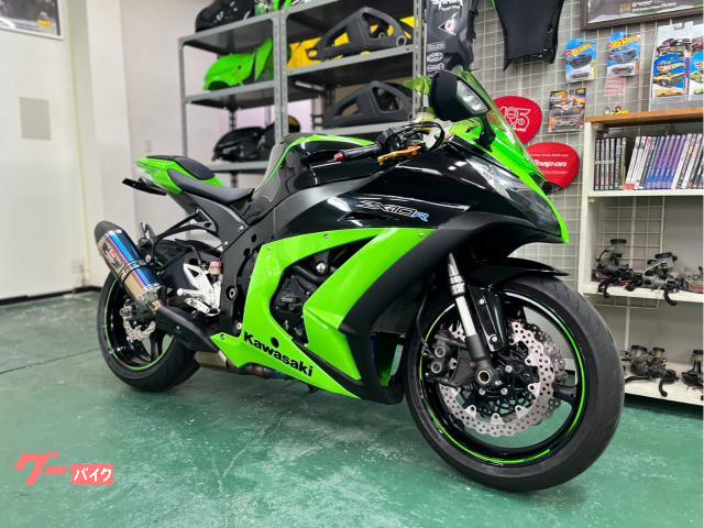 Ｎｉｎｊａ　ＺＸ−１０Ｒ　逆車　２０１２年式　ヨシムラマフラー　アグラスバックステップ　ＧＢＲａｃｉｎｇエンジンカバー