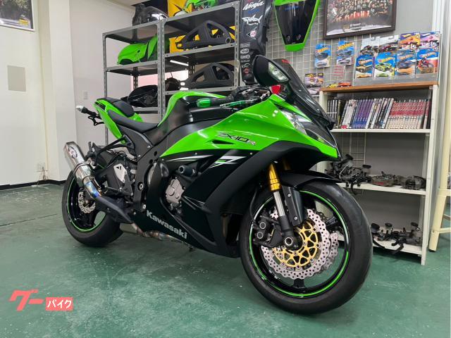 Ｎｉｎｊａ　ＺＸ−１０Ｒ　２０１５年式　逆車　ＢＥＥＴマフラー　２０１６年式リア回り　カーボンリアフェンダー　他