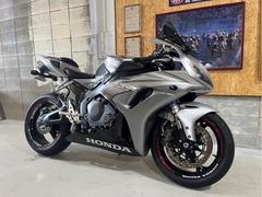 ホンダ　ＣＢＲ１０００ＲＲ　逆車　２００６年式　後期型　レオビンチマフラー　モリワキバックステップ他