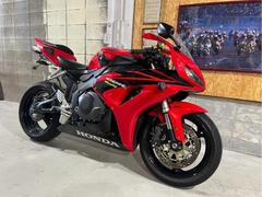 ホンダ　ＣＢＲ１０００ＲＲ　２００７年式　逆車　後期型　レオビンチマフラー　フェンダーレスキット　ハンドル