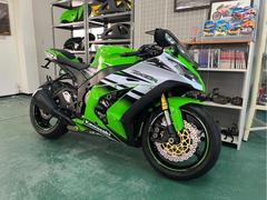 カワサキ　Ｎｉｎｊａ　ＺＸ−１０Ｒ　２０１５年　逆車ＡＢＳ　３０周年記念限定カラー　スライダー　フェンダーレス