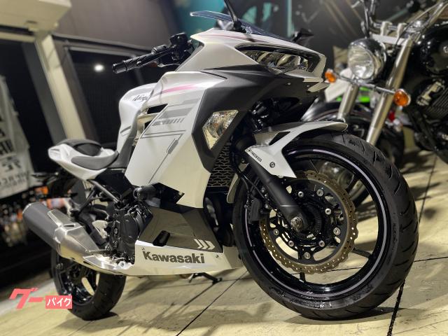 カワサキ Ninja 400 パールホワイト 車検2年付き ETC