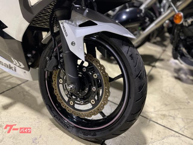 カワサキ Ninja 400 パールホワイト 車検2年付き ETC