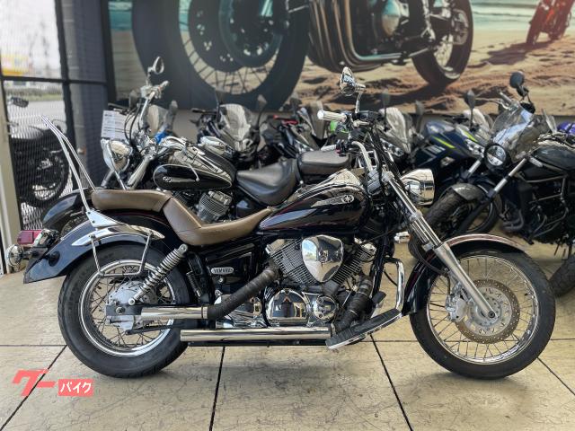 ドラッグスター２５０　ブラック　カスタムマフラー　エンジンガード　サイドバッグサポート　シーシーバー