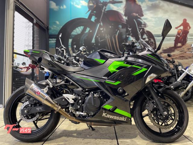 Ｎｉｎｊａ　４００　ブラック　車検２年付き　ヨシムラマフラー　フェンダーレス　エンジンスライダー　マルチバー