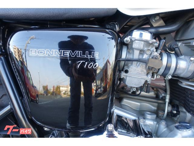 TRIUMPH ボンネビルT100 パールホワイト