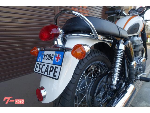 TRIUMPH ボンネビルT100 パールホワイト