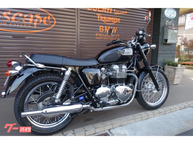 TRIUMPH ボンネビルT100 空冷キャブ ブラックアウト仕様