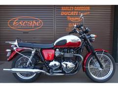 ＴＲＩＵＭＰＨ　ボンネビルＴ１００　リアキャリア付きグラブバー　左右サイドバッグサポート