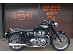 ＴＲＩＵＭＰＨ　ボンネビルＴ１００　７９０ｃｃエンジン　クラシックテールランプ　グラブバー付き