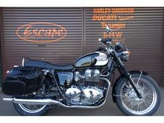 ＴＲＩＵＭＰＨ　ボンネビルＴ１００空冷キャブ車　ＢＲＯＲＡサス　グラブバー　左右サイドバッグ　フロントスクリーン　センタースタンド