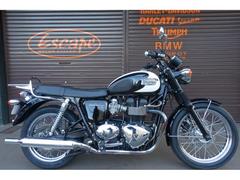 ＴＲＩＵＭＰＨ　ボンネビルＴ１００　キャリア付きグラブバー　センタースタンド　ＵＳＢソケット