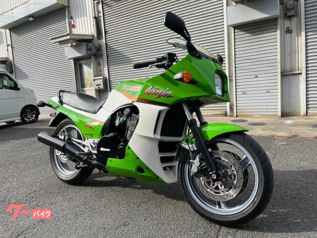 カワサキ ＧＰＺ９００Ｒ ノーマルフルカウル・センタースタンド｜ＭＯＴＯ ＬＩＦＥ｜新車・中古バイクなら【グーバイク】