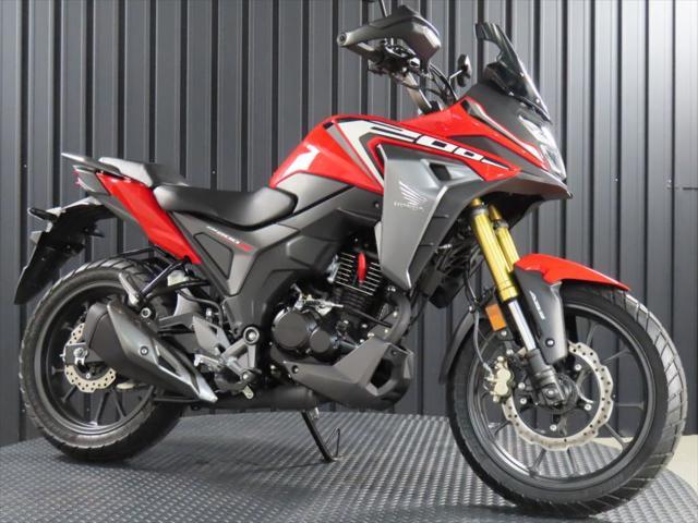 ホンダ ＣＢ２００Ｘ ＡＢＳ インポート フルデジタルメーター ＳＨＯＷＡ製倒立フォーク マルチパーパス レッド スリッパークラッチ｜ＲＯＹＡＬ  ＥＮＦＩＥＬＤ神戸・ＭＵＴＴ神戸 ｐｒｏｄｕｃｅｄ ｂｙ Ｃｈｏｐｓ｜新車・中古バイクなら【グーバイク】