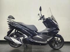 ホンダ　ＰＣＸ　ＪＦ８１　２０１８年モデル　バックレスト　ロングスクリーン　ステップボードカスタム