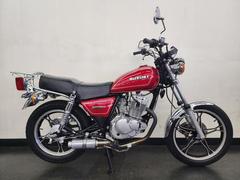 スズキ　ＧＮ１２５Ｈ　タンク水平化　マフラーカスタム