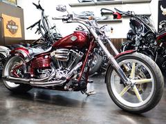 ＨＡＲＬＥＹ−ＤＡＶＩＤＳＯＮ　ＦＸＣＷＣ　ソフテイルロッカーＣ　２６０サイズライトカスタム　リアフェンダータンデムあり　サンダーマックス