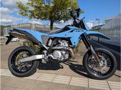 スズキ　ＤＲ−Ｚ４ＳＭ　２０２５現行モデル