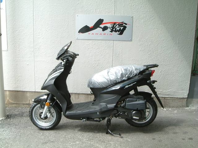 ＳＹＭ シンプリー１２５ 日本正規仕様 １２インチホイール型 タウンスクーターモデル｜山輪｜新車・中古バイクなら【グーバイク】