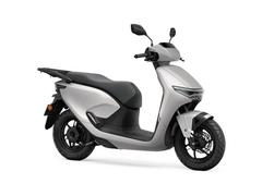 ホンダ　ＣＵＶ　ｅ：　ＥＶ車