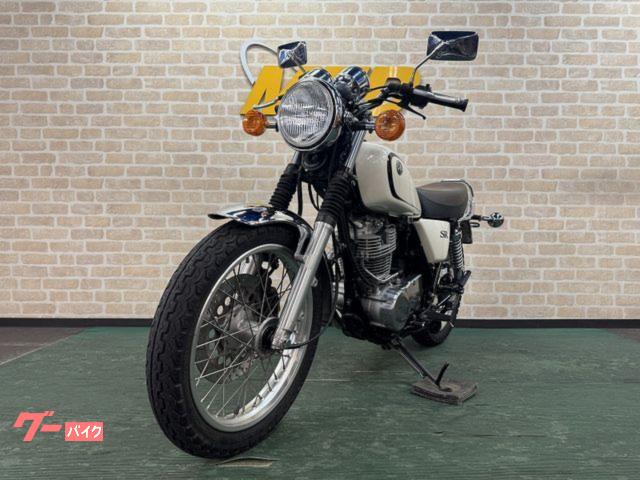 SR400  SR  インジェクション車両　　RH03j ヤマハ SR400 RH03J インジェクションモデル グラブバー付