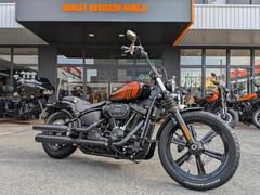 ＨＡＲＬＥＹ−ＤＡＶＩＤＳＯＮ　ＦＸＢＢＳ　ソフテイルストリートボブ１１４　リアローダウン　純正シーシーバー　スモークウィンカーレンズ　クラッシュバー他