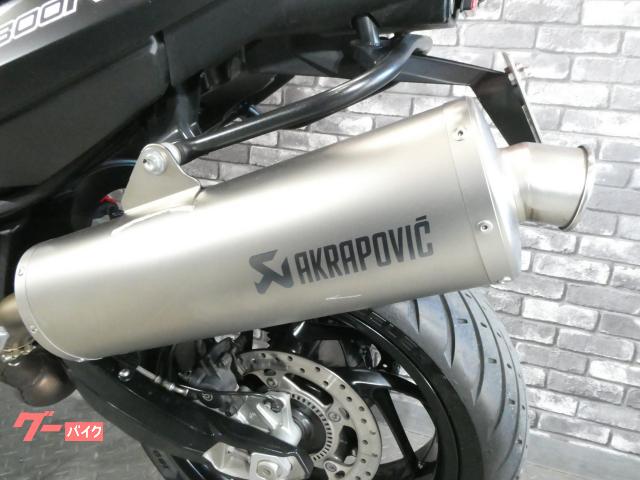 BMW F800R アクラポビッチマフラー カーボンRフェンダー 