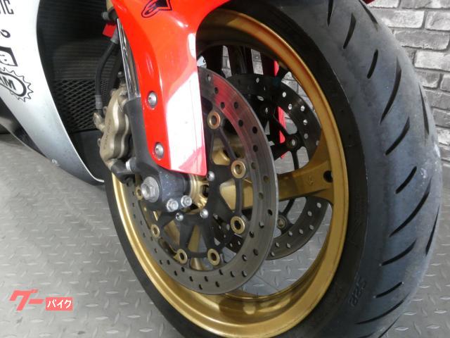 ホンダ ＣＢＲ１０００ＲＲ モリワキバックステップ モリワキマフラー