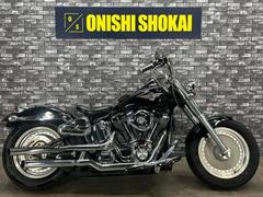 ＨＡＲＬＥＹ−ＤＡＶＩＤＳＯＮ　ＦＬＳＴＦ　ファットボーイ　キャブ車　社外マフラー　定員１名