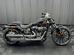 ＨＡＲＬＥＹ−ＤＡＶＩＤＳＯＮ　ＦＸＢＲ　ソフテイル　ブレイクアウト　ビビッドブラック　２０２４年モデル　３月登録　フルノーマル　新車メーカー保証付