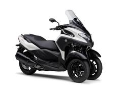 ヤマハ　トリシティ３００　最新モデル　国内仕様　新車