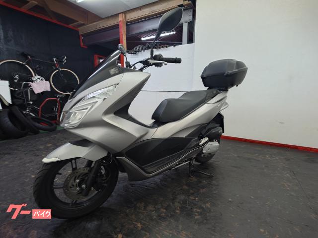 ホンダ PCX JF56 PIAAフォグ リアキャリアBOX付き|(株 ホンダ PCX JF56 PIAAフォグ リアキャリアBOX付き|(株