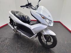 ホンダ　ＰＣＸ　ＪＦ２８　前期モデル　社外マフラー　エナメルシート　社外フェイスカバー