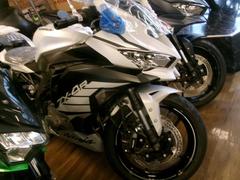 カワサキ　Ｎｉｎｊａ　ＺＸ−４Ｒ　ＳＥ