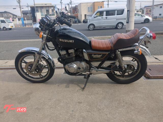 バイク gsx250t GSXシリーズなのにトラディショナル!? だけど『GSX250T』のコンセプト