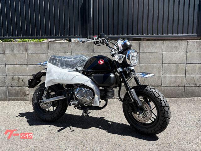 モンキー１２５　シーンシルバーメタリック　現行最新モデル　５速ミッション　空冷４ストロークエンジン