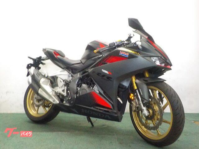 ＣＢＲ２５０ＲＲ　２０２０年式モデル　純正ＯＰクイックシフター　マルチバー　スマホホルダー　キジマ製バックプレート　デイトナ製ＵＳ