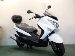 スズキ　バーグマン２００　２０２１年式モデル　ＡＢＳ付き　グリップヒーター　ＥＴＣ２．０　リヤＢＯＸ　ＬＥＤヘッドライト　盗難防止アラーム